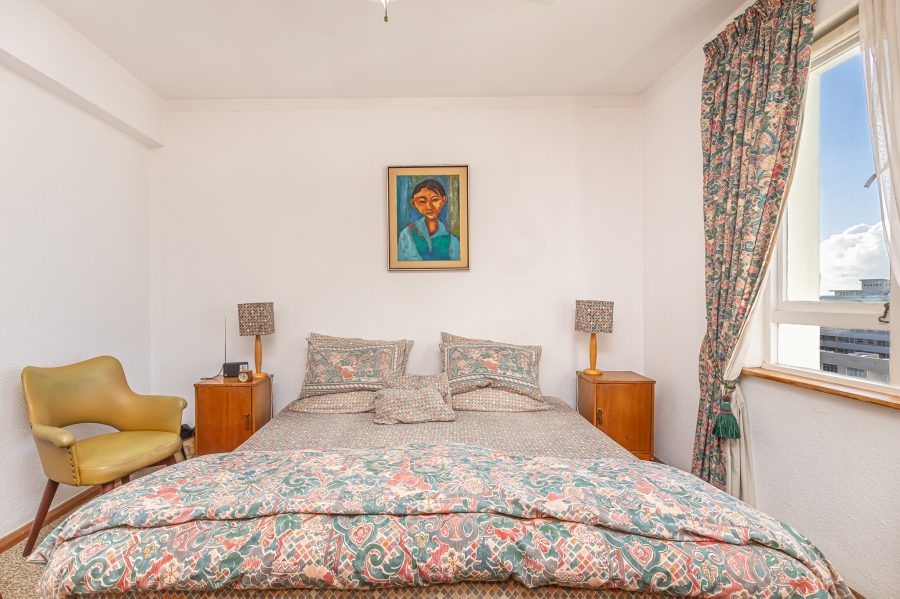 2 Bedroom Property for Sale in Sea Point Western Cape
